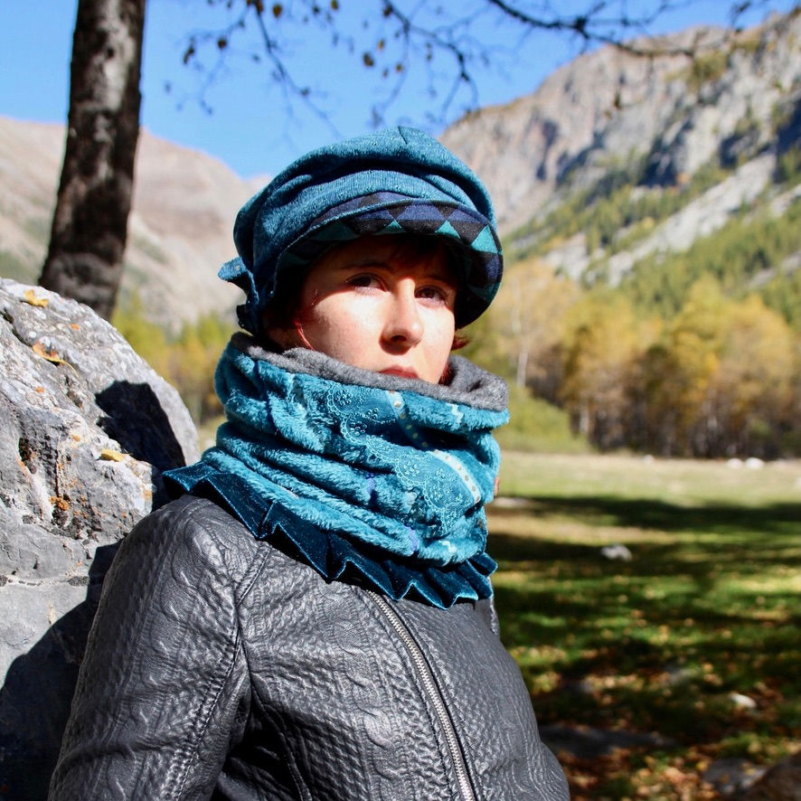 Thumbnail: Blue fur collar