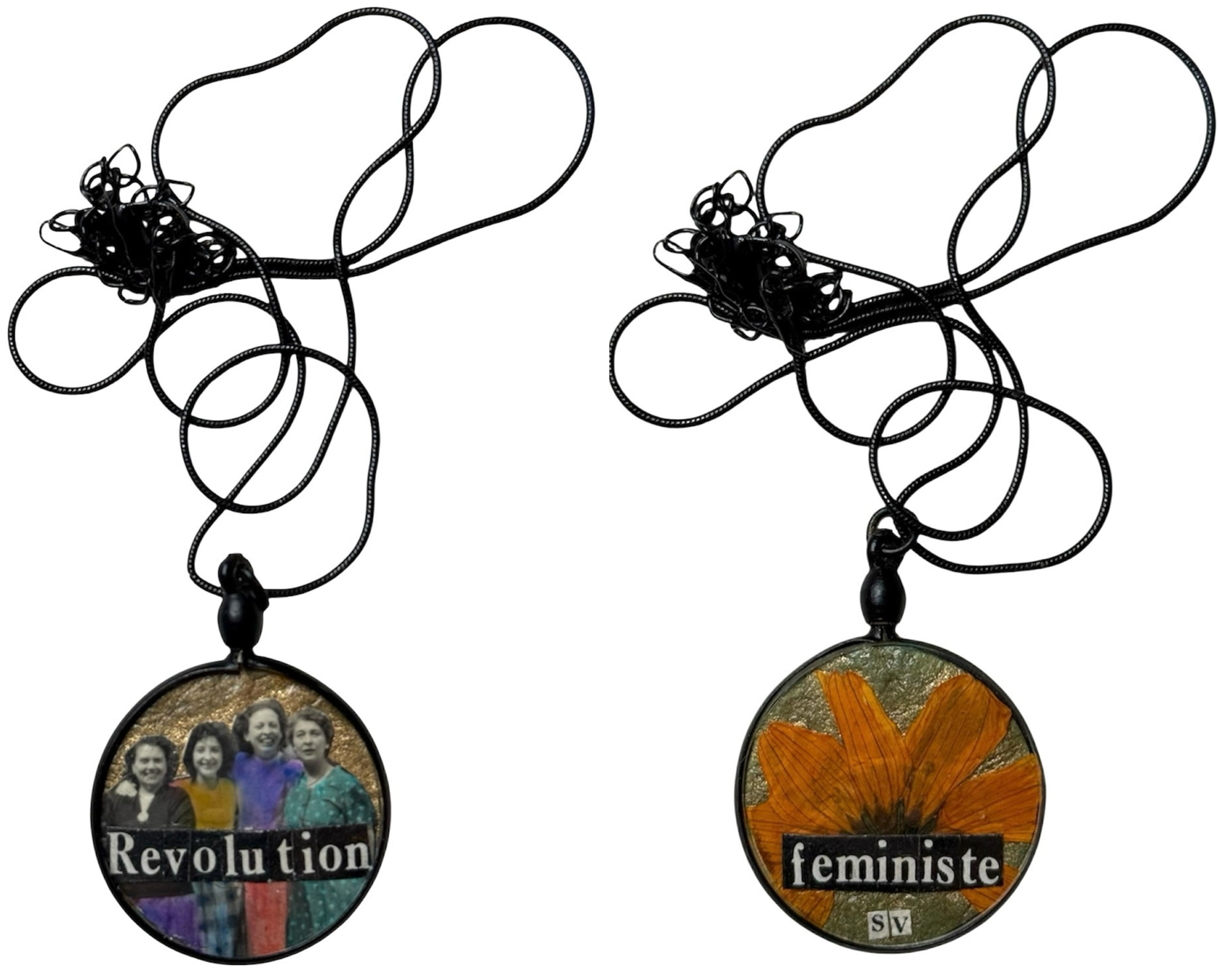 Pendentif "Revolution Feministe" sur chaine noire