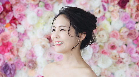 ウエデイングドレスの女性