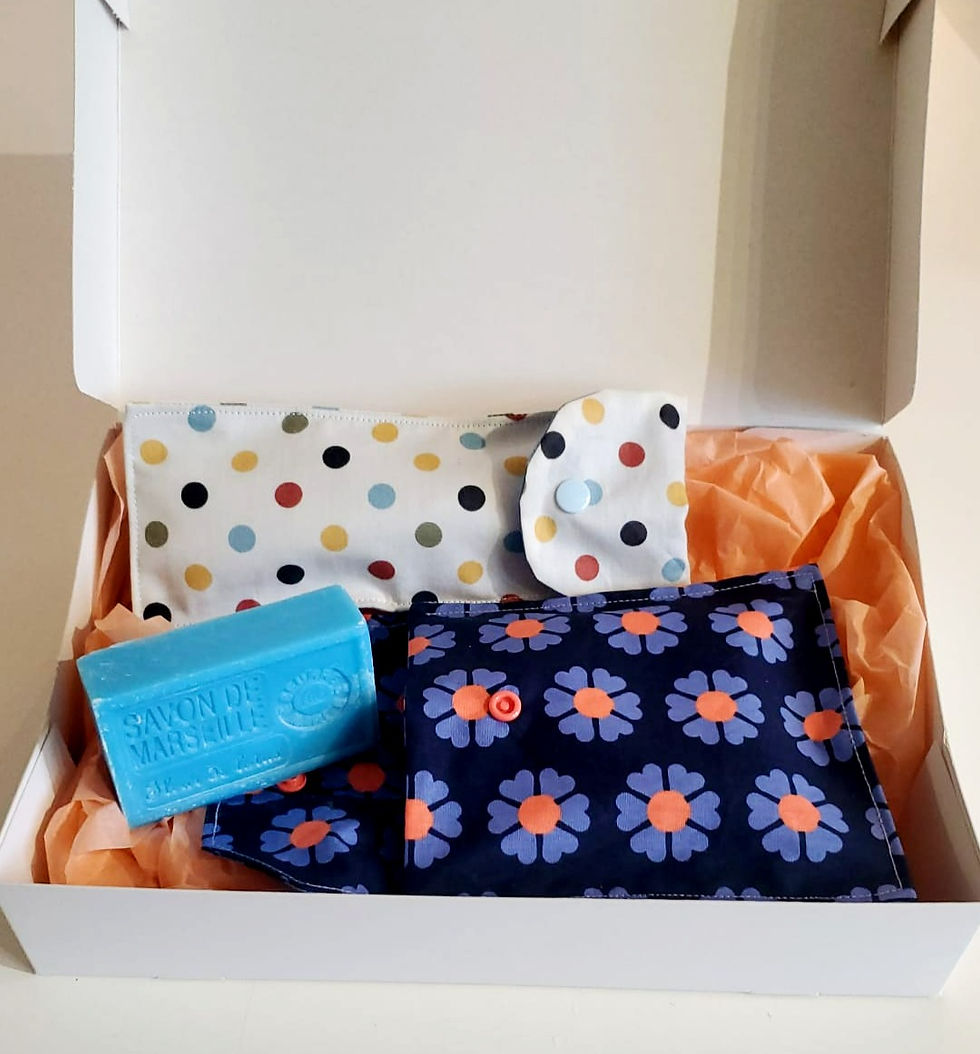 Articles cousus main pratiques utiles zéro déchet. Pour le voyage ou les déplacements professionnels à offrir ou à s'offrir