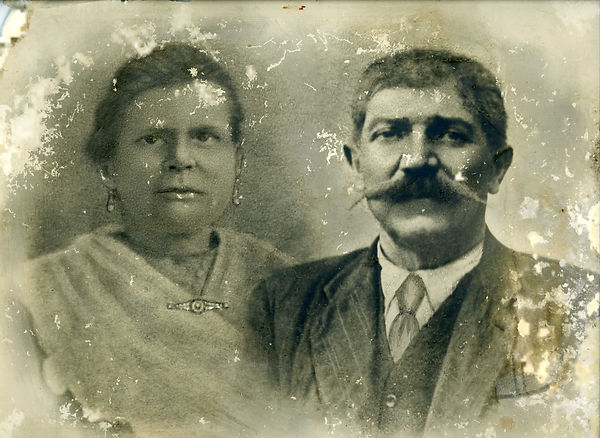 foto vintage di un marito ed una moglie del secolo passato in bianco e nero