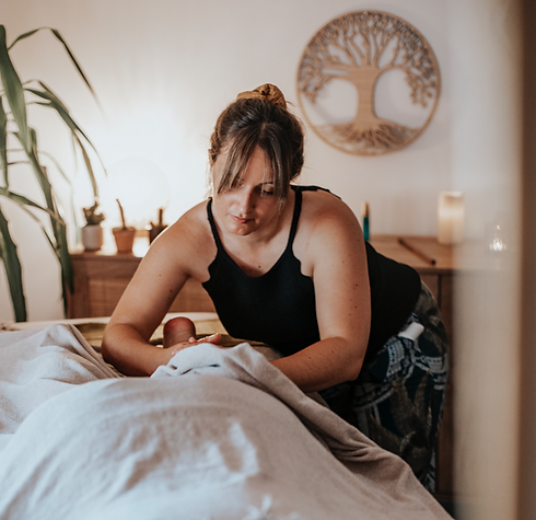 Massage pour femmes enceintes, post-partum , rebozo, toutes les femmes, californien, détente, rennes, liffré