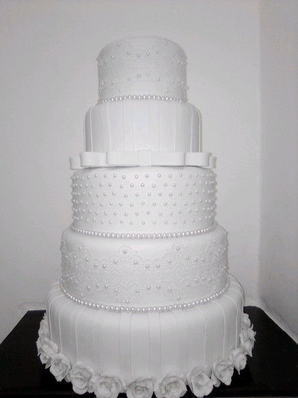 Miniatura: Bolo cenográfico (fake) casamento rosas e renda