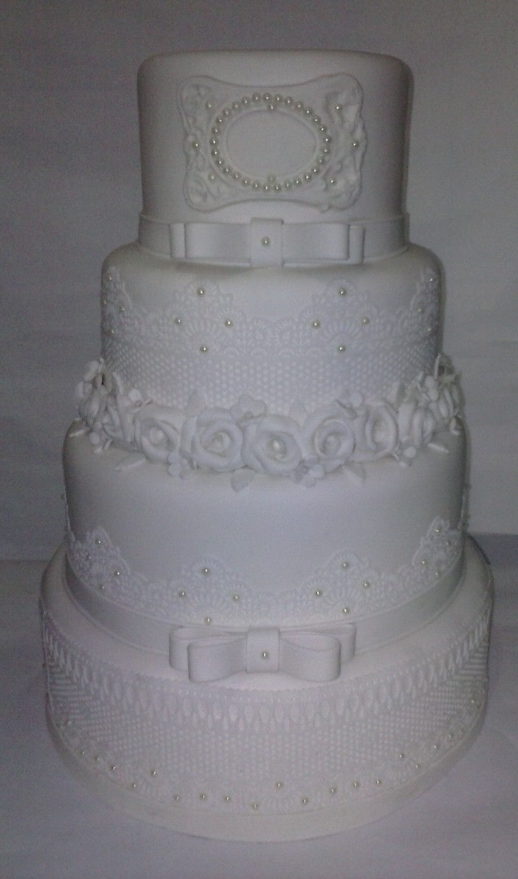 Miniatura: Bolo Cenográfico para casamento ou batizado modelo