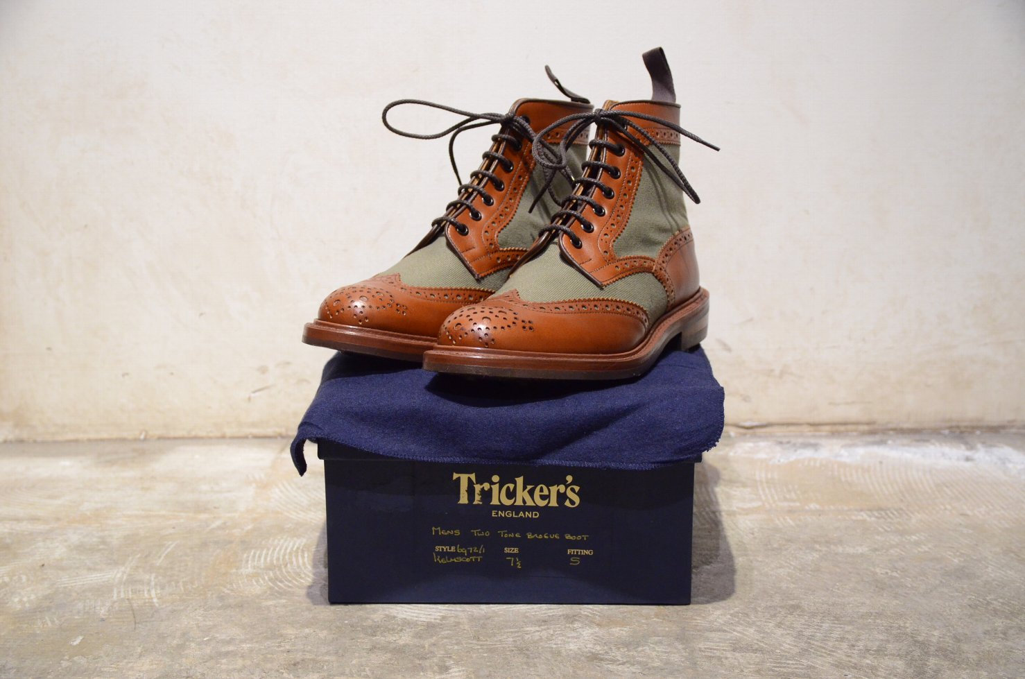 trickers kelmscott