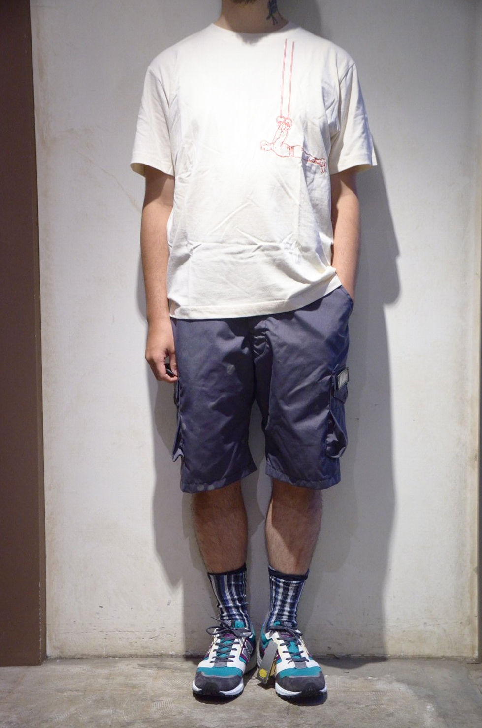 サムネイル： BEE Outerwear Hangman Embroiled T-shirt Natural Made in UK ビーアウタ－ウェア 刺繍 Tシャツ