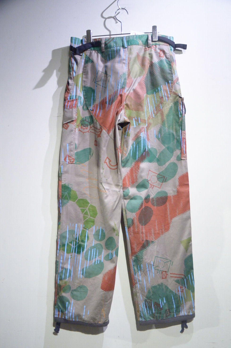 サムネイル： HAiK w/ Hand Print Cotton Gabardine Field Trousers ハイク コットンギャバジン フィールドトラウザーズ