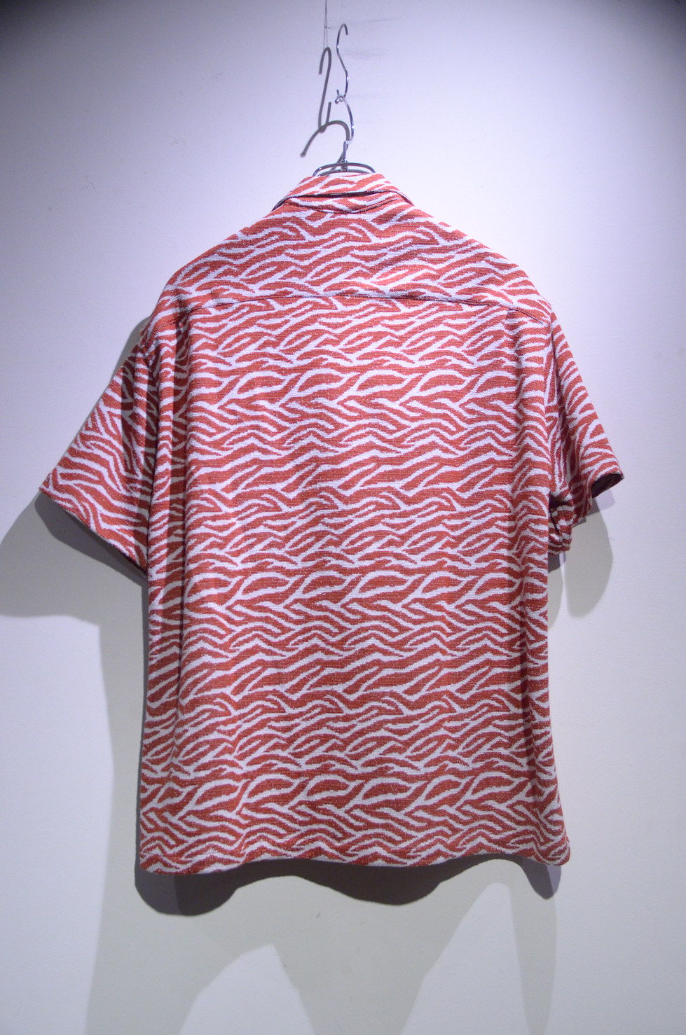 サムネイル： BEE Outerwear Tiger Camo Knit Shirt Made in London ビーアウタ－ウェア タイガーカモ 半袖シャツ