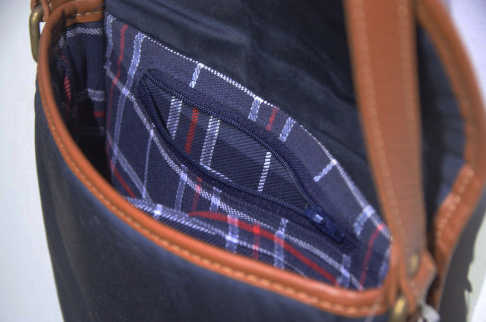 DEADSTOCK BARBOUR LEATHER Sholder Bag Made England バブアー