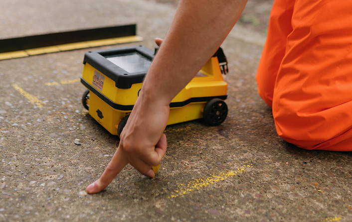 IDS C-Thru rebar scanner detecting reinforcement bars in concrete structures, used for non-destructive testing and structural analysis in construction and engineering projects