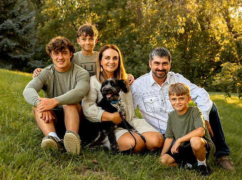 HaufFamily2024-27_edited.jpg