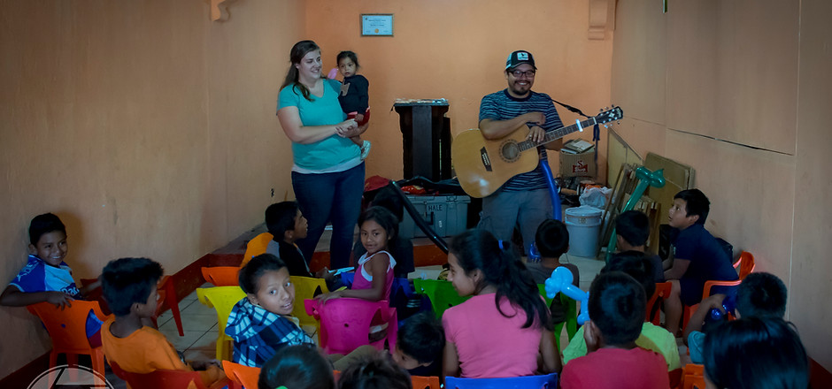 -IDD-cantando r con dan.jpg
