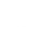 Cocobellan tuotteiden logo valkoisena