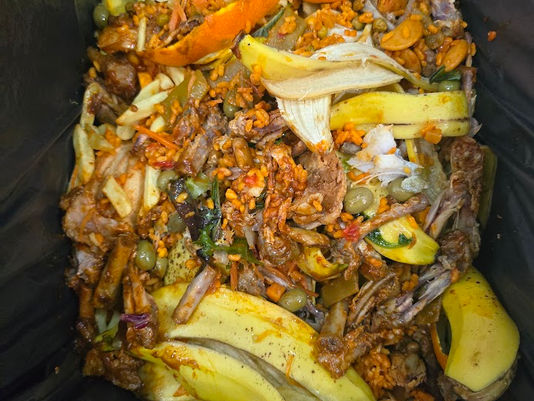 The night I watched 5,000€ of food go into the bin