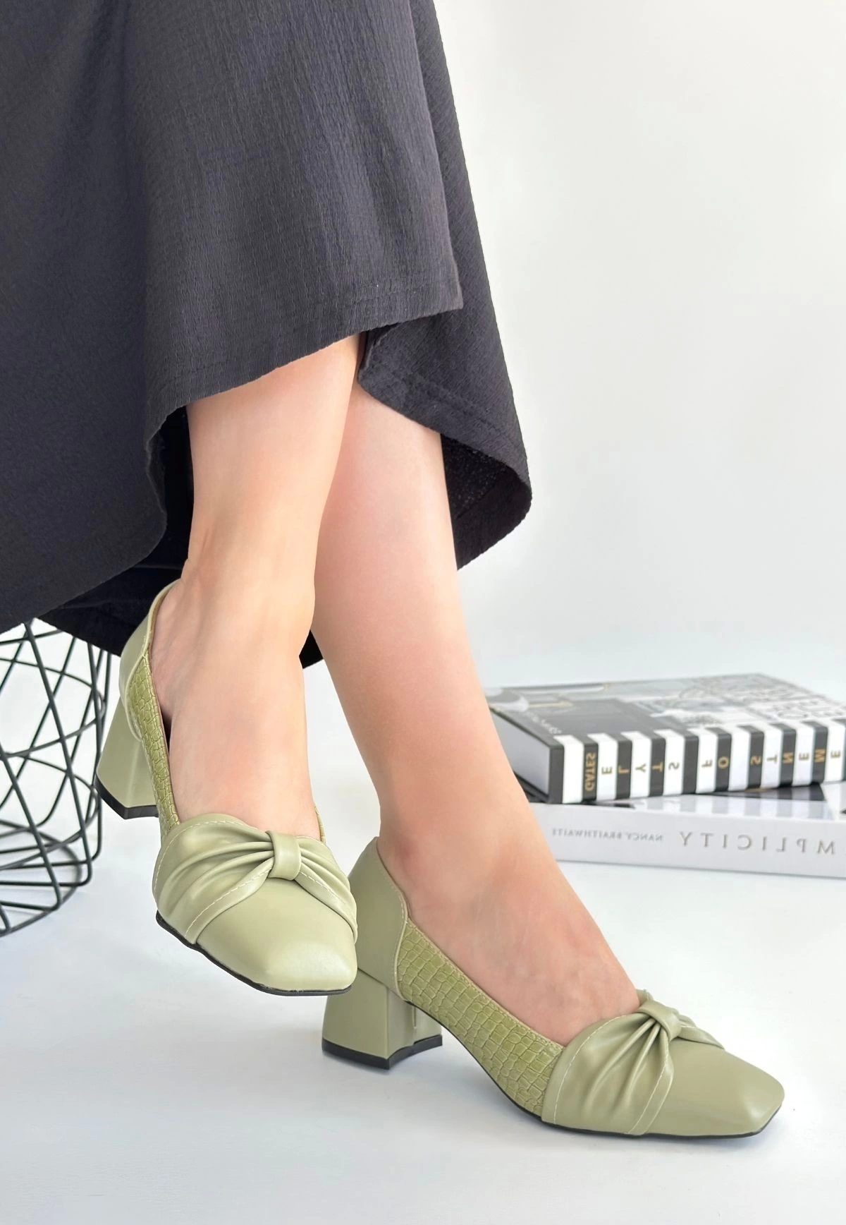 Agnet Yeşil Cilt Topuklu Ayakkabı