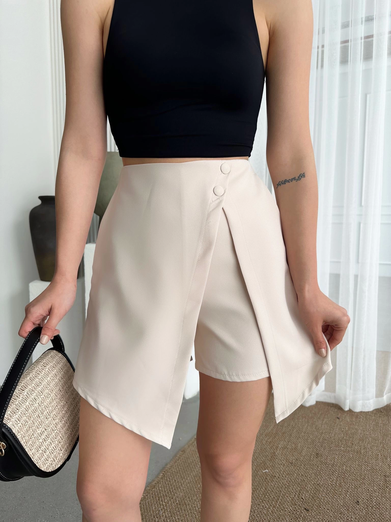 İki düğmeli şort etek S24046