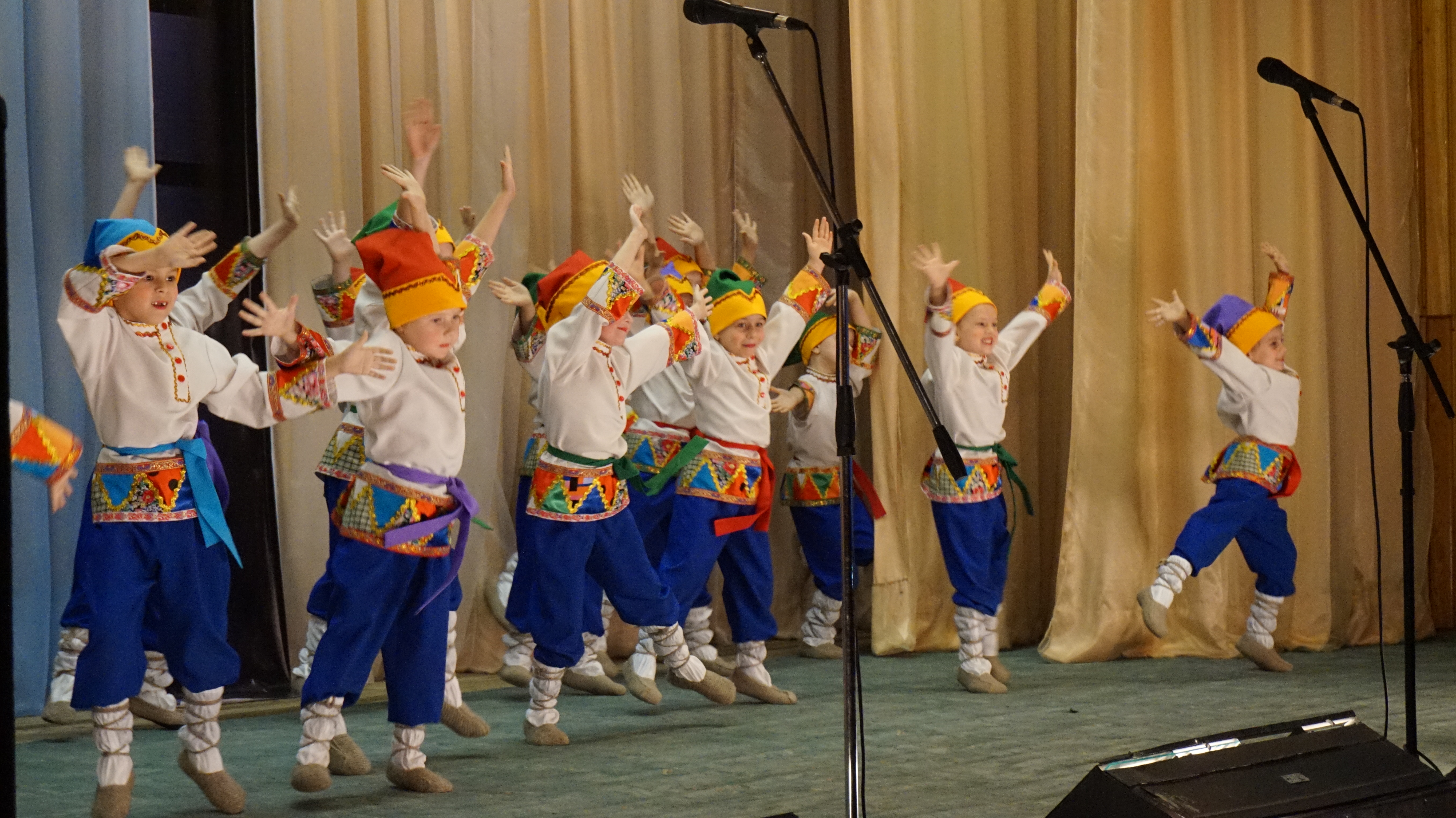 Ярмарка в нижнем тагиле 2021. Кинотеатр современник ульяновск расписание. Ярмарка на пешеходной улице. Кинотеатр современник нижний тагил. Набор детей в студию вокала.