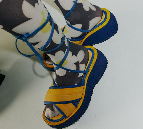 FLOWER POWER BLUE/WORTMAN-CAMEL SWEAR London