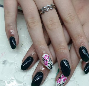 Lovells Nails - manicure