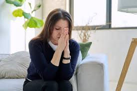 Pourquoi je me sens fatigué(e) mentalement tout le temps ?