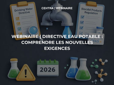 Illustration 3D représentant la réglementation européenne sur l’eau potable et les biocides, avec des icônes de robinet, documents réglementaires, liste PFAS, symbole de danger, flacons chimiques, molécules et un calendrier 2026 disposés sur trois lignes sur fond sombre.