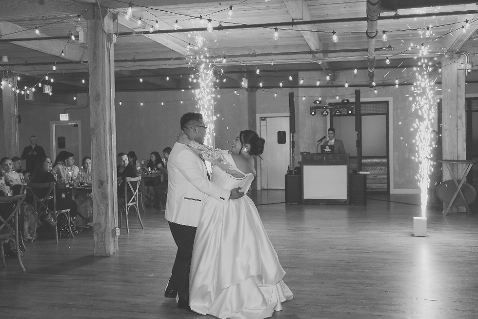 How to Communicate with Your Chicago Wedding Photographer: A Pre-Wedding Checklist