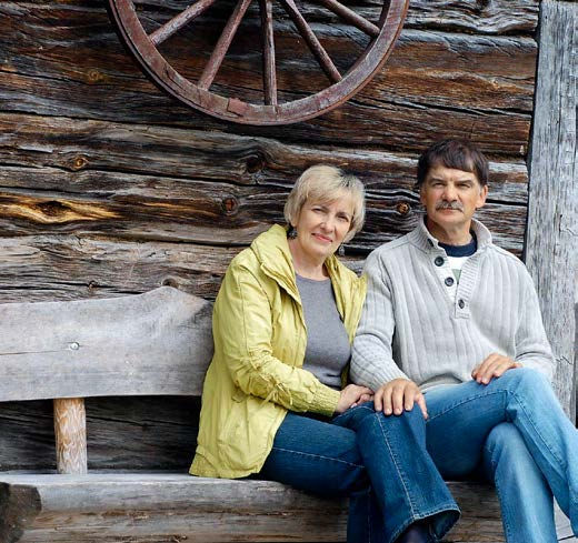 Lielkrūzes saimnieki Valentīna un Gundars Dolmaņi