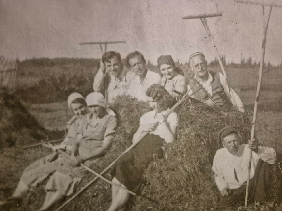 Siena talkās katram atrodas vieta. Foto no Gunta Gailīša ģimenes arhīva.