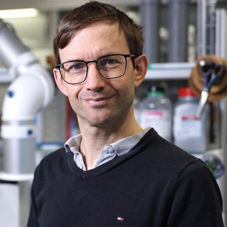 «EN PREMIÈRE ANNÉE, ON N'EST PAS ENCORE SUR DES ‘RAILS' ACADÉMIQUES» (epfl.ch)