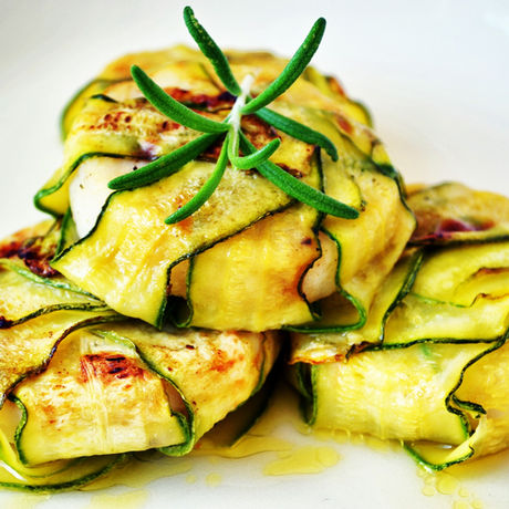 Raviolis de calabacín rellenos de presa ibérica.