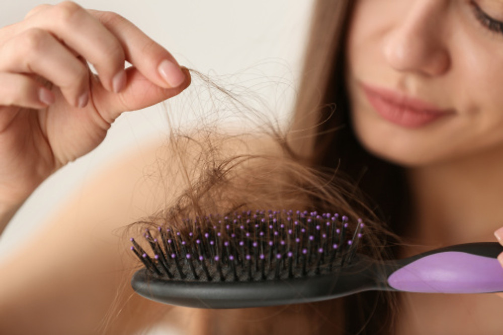 how to stop wig shedding, eliminate, reduce, thinning hair, wigs, lace wig, hair fall, hair loss, matted hair, hair in brush