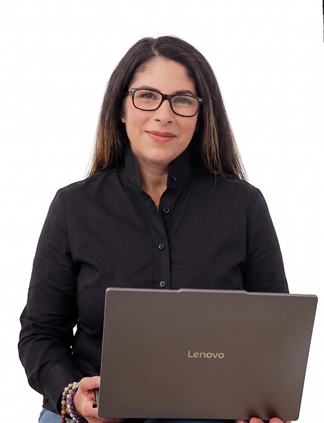 Patricia Díaz trabajando en una sesión de coaching financiero online
