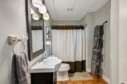 King bedroom bathroom