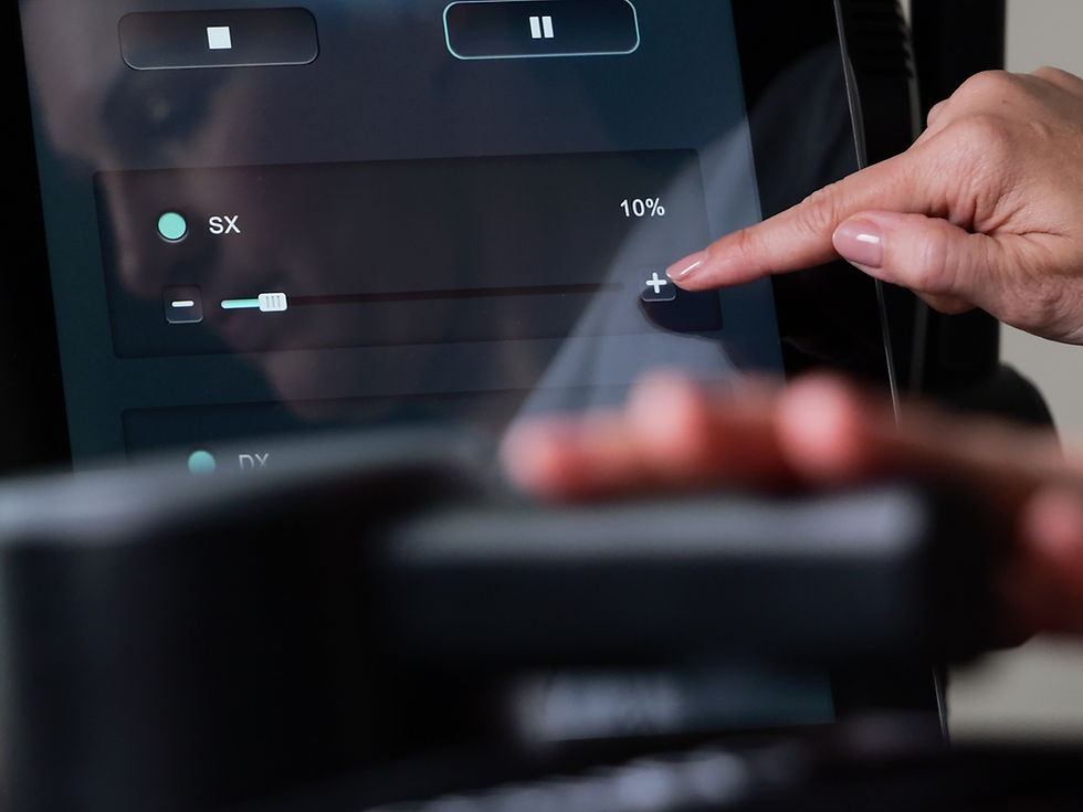 Regolazione dell’intensità sui due applicatori dal display di EMContouring