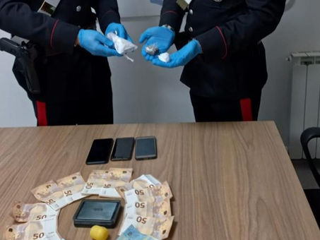 Barcellona P. G., coppia di pusher arrestata. Sospensione del RdC