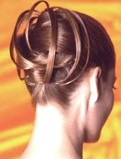 chignon_lisse_et_sophistiqué.jpg