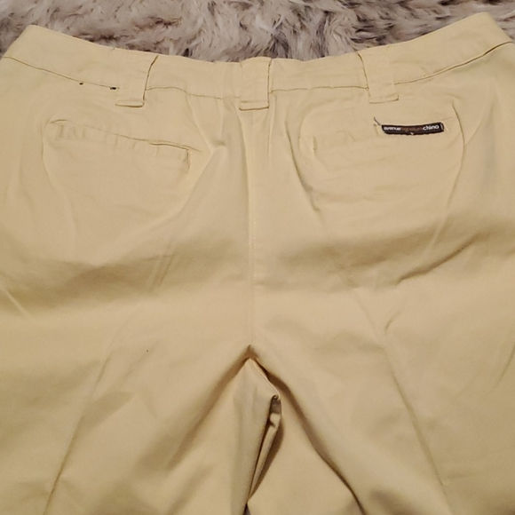 Thumbnail: YELLOW SIGNATURE CHINO CAPRI
