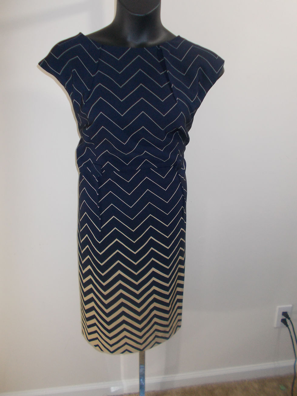 Thumbnail: BLUE & TAN SLEEVELESS CHEVRON DRESS