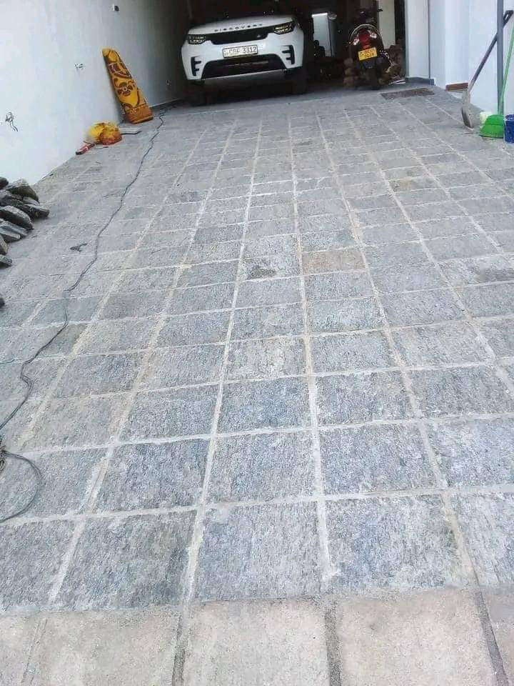 Thumbnail: Kalugal Pathuru