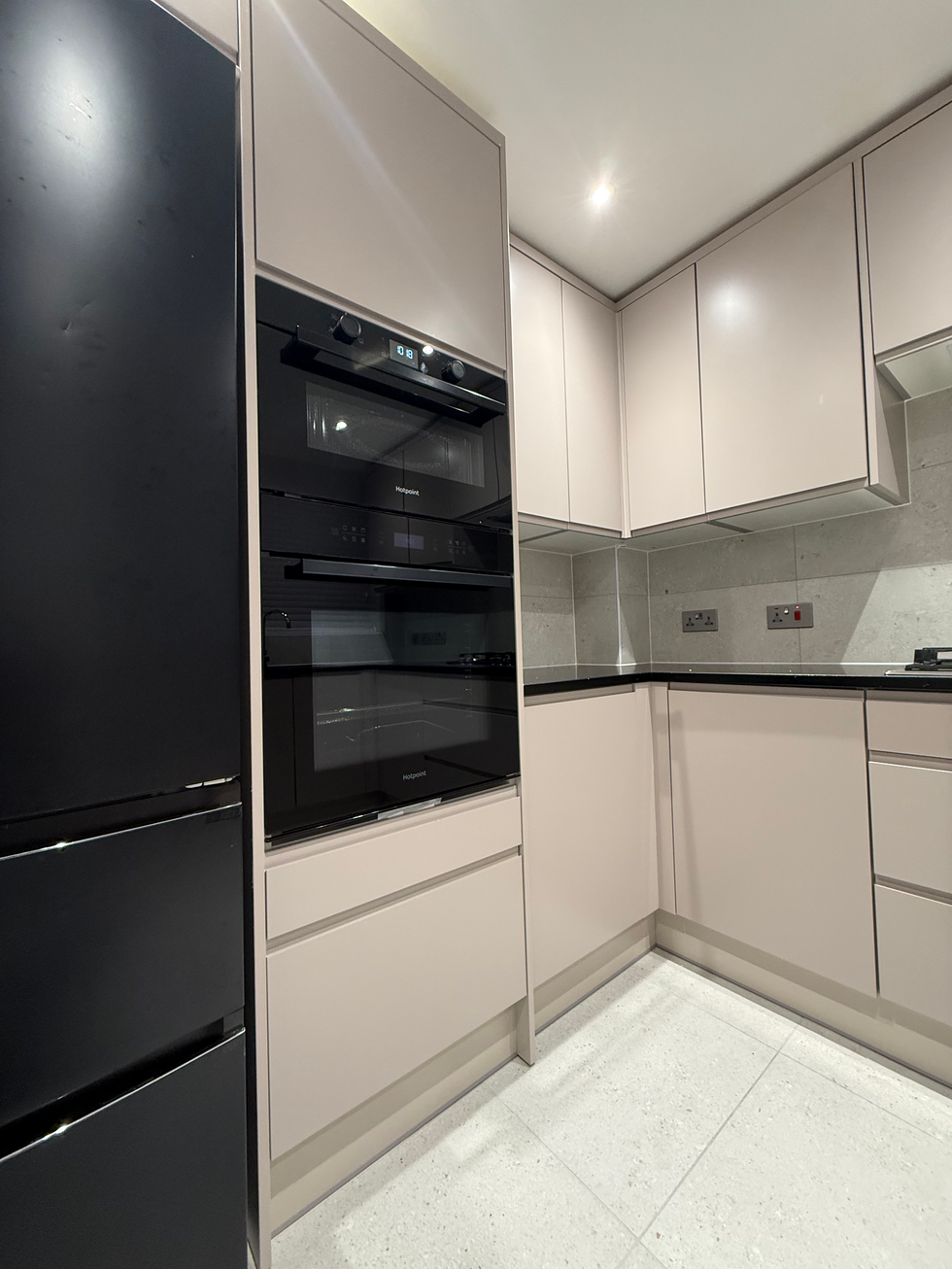 Pict - 111 Greenhaven - Kitchen - 9