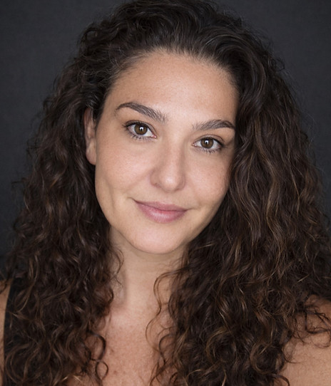 Patricia Mantuano. Headshot.JPG
