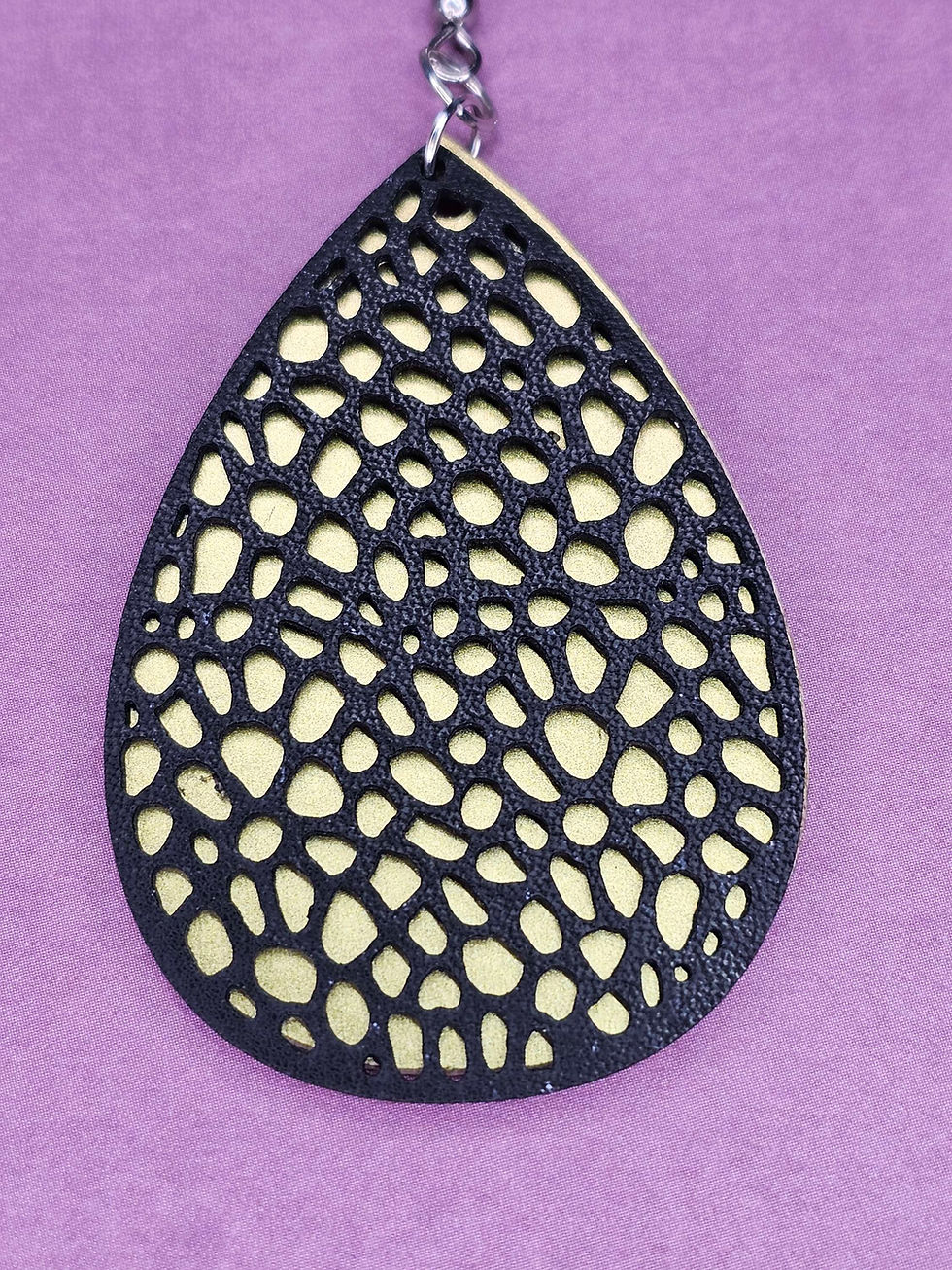 Miniaturbild: Teardrop Faux Leather and Wood Dangle Earrings