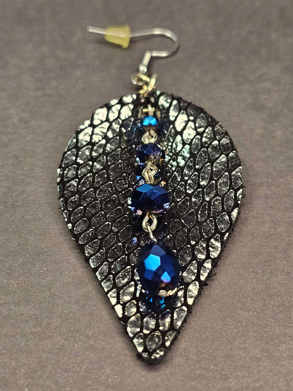 Miniatura: Faux Leather Beaded Drop Earrings