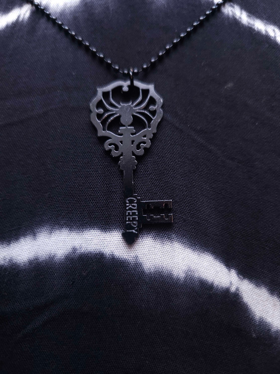 Miniaturbild: Halloween Skeleton Key Black Ball Chain Necklace