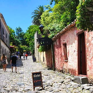 Calle de los Suspiros Colonia del Sacramento Uruguay