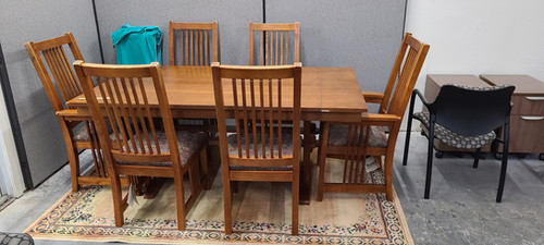 Bassett Mission Style Dining Set | 916-635-3309