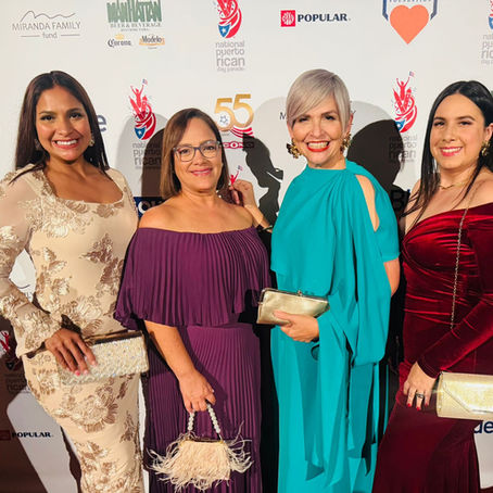 De izquierda a derecha: Chef Janshanic Santos,Vicepresidenta de Mujeres con Sazón; Suzette Sánchez- Vahamonde, Gestora Comunitaria; Chef marilyn López, Presidenta y Fundadora; y Dagmarelis Alfonso, Tesorera. 