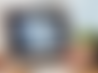 Illustration showing how website translation services help e-commerce businesses expand globally and increase sales