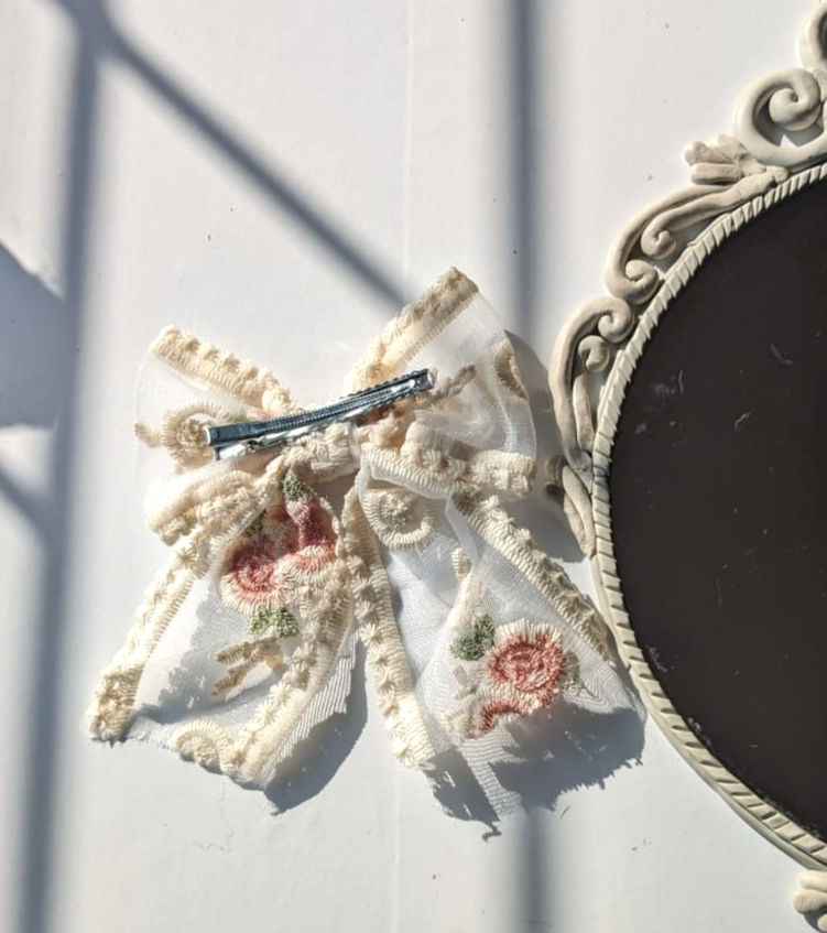 Thumbnail: Lace Bow clip
