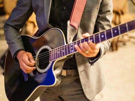 Choosing the Perfect Acoustic Wedding Singer